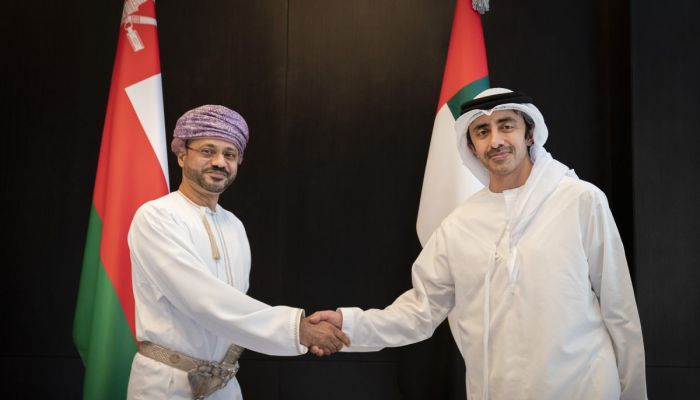 السيد بدر البوسعيدي يلتقي وزير الخارجية الإماراتي