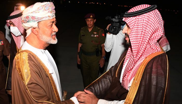 بالصور: جلالة السلطان المعظم يستقبل ولي العهد السعودي