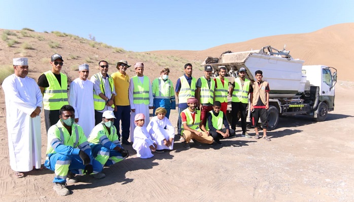 Ministry of Tourism holds cleaning campaign in Oman