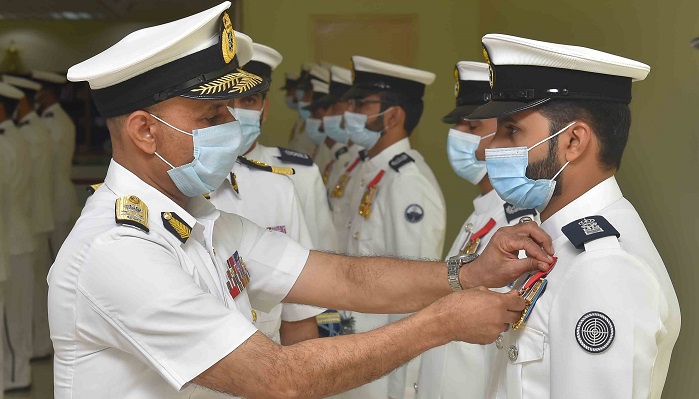 Royal Navy of Oman marks Armed Forces, Retirees Days