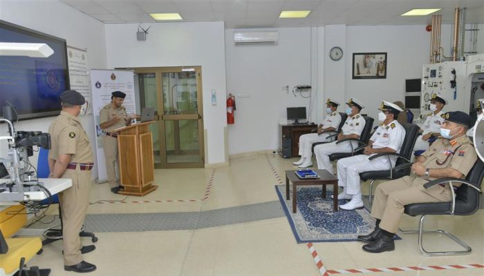 قاعدة سعيد بن سلطان البحرية تطلق خدمة التطبيب عن بُعد بالمجمع الطبي