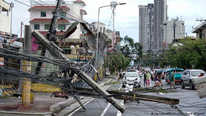 Philippines: Typhoon Rai leaves trail of devastation