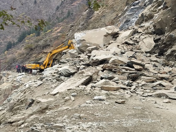 Over 80 missing in landslide at jade mine in Myanmar
