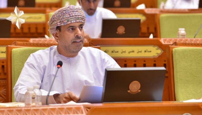 عضو بمجلس الشورى يلقي بيانًا عاجلاً حول تعاميم وزارة الإعلام