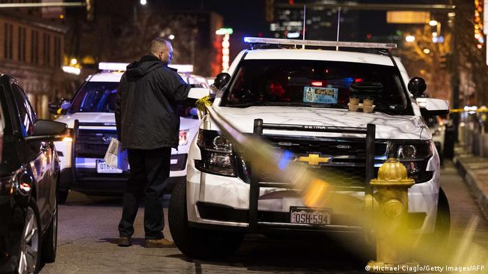 US: Gunman kills 4, injures officer in Denver area
