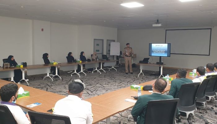 برنامج توعوي عن أضرار المخدرات بمطار مسقط الدولي