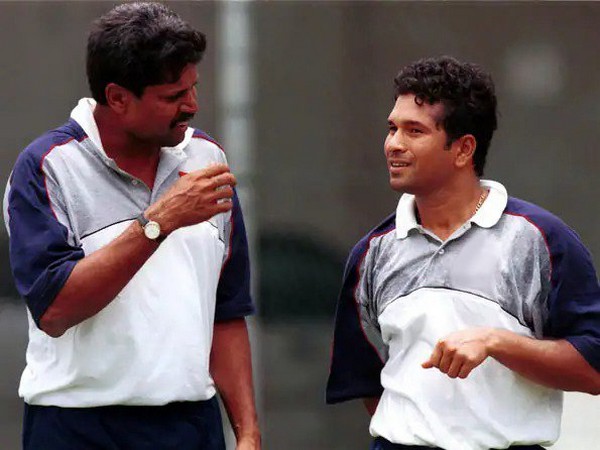 Sachin extends birthday greetings to former cricketing legend Kapil Dev