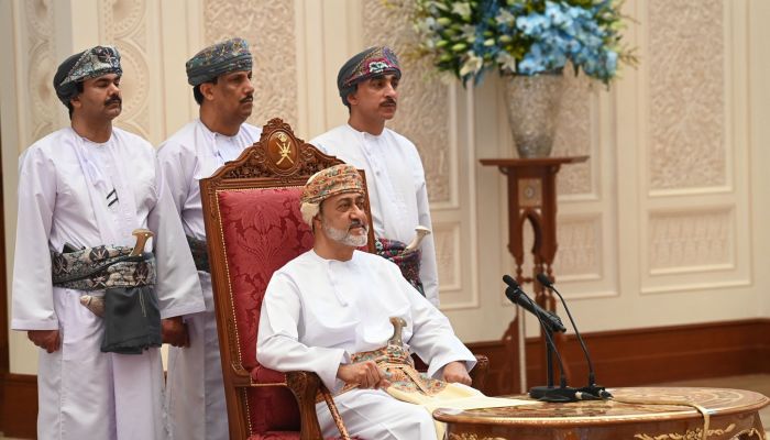 جلالة السلطان: الحكومة لن تألو جهدا في القيام بمسؤولياتها