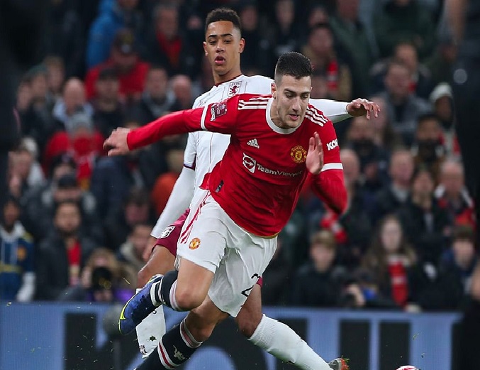 FA Cup: Manchester United survive Villa to advance into fourth round
