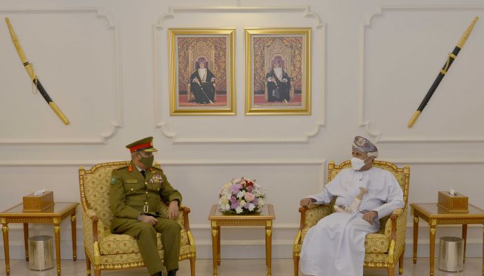 الأمين العام بوزارة الدفاع يستقبل مسؤول عسكري بحريني