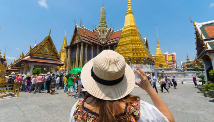 تايلاند تبدأ تحصيل رسوم دخول من السياح الأجانب