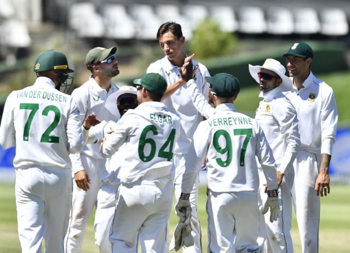 South Africa win the third Test by seven wickets and take the series 2-1