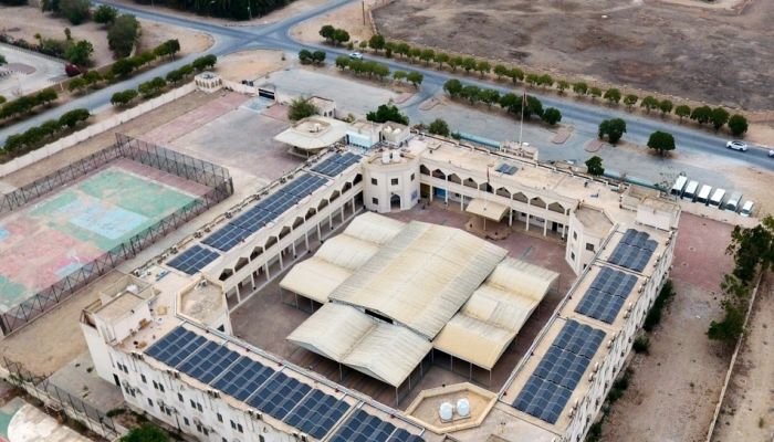 شركة عُمان شل تنجز مشروع ’الطاقة الشمسية ’في المدارس