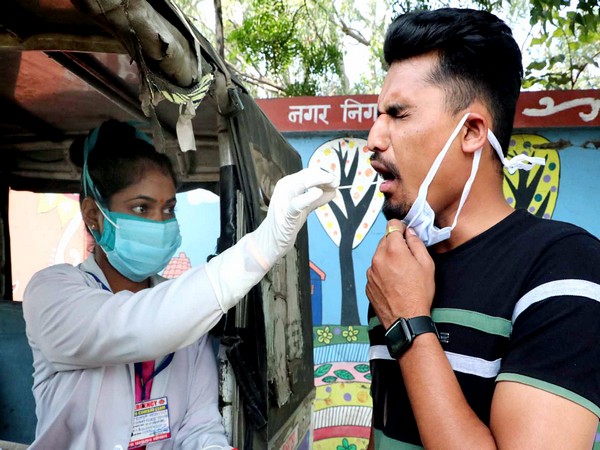 India reports 3,47,254 new COVID-19 cases, daily positivity rate at 17.94%