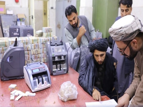 US lawmakers urge Biden to release frozen Afghan funds