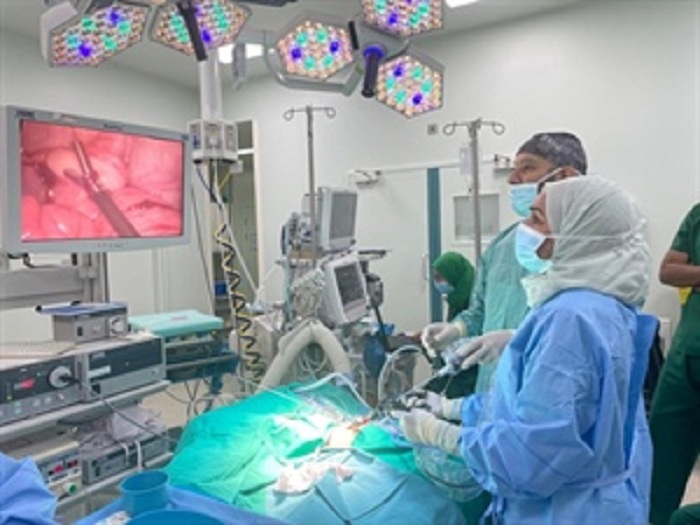 SQUH team successfully carries out endoscope surgical operation