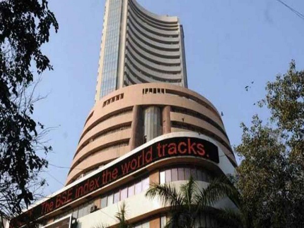 India's Sensex slumps 884 points from day's high; closes 77 points down