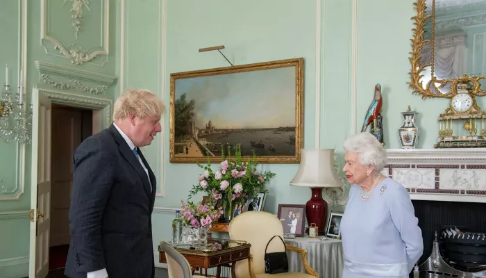بوريس جونسون يتطلع للاحتفال مع البريطانيين باليوبيل البلاتيني للملكة إليزابيث في الصيف