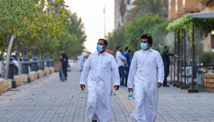 الصحة السعودية: منحنى الإصابات بكورونا يشهد انخفاضاً
