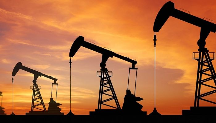 صعود أسعار النفط مع تراجع المخزون الأمريكي