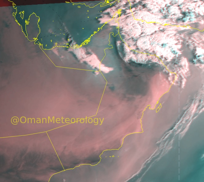 الأرصاد: تكاثف السحب على سواحل بحر عمان مع فرص هطول أمطار