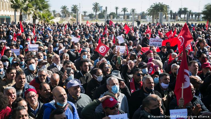 Protests after president tightens grip on judiciary in Tunisia