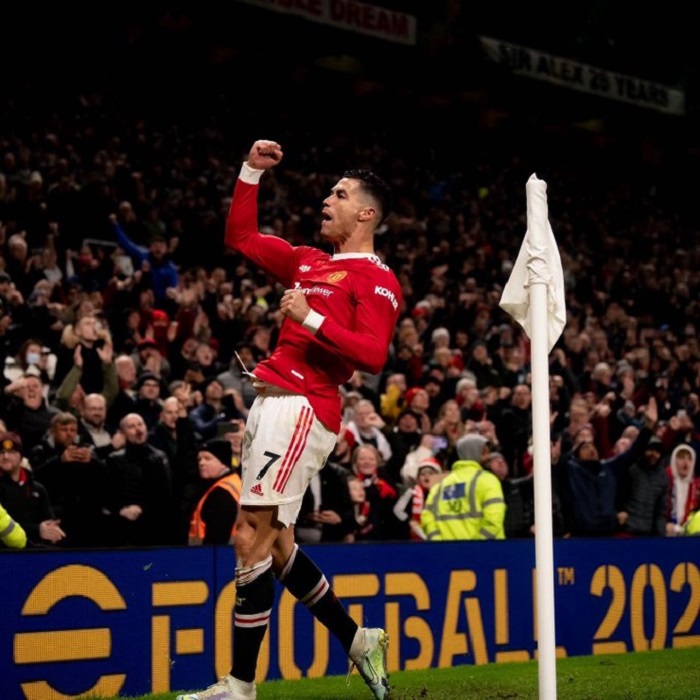 Premier League: Ronaldo, Fernandes lift Man Utd into top four
