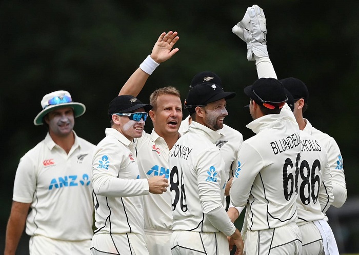 Southee five-for helps New Zealand thrash South Africa in first Test