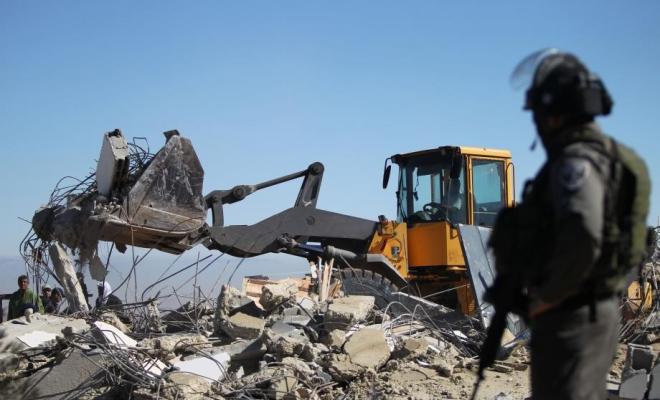 قوات الاحتلال الإسرائيلي تهدم 5 منازل جنوب الضفة الغربية