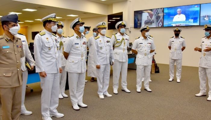 رئيس العمليات البحرية بجمهورية كوريا الجنوبية يزور مركز الأمن البحري