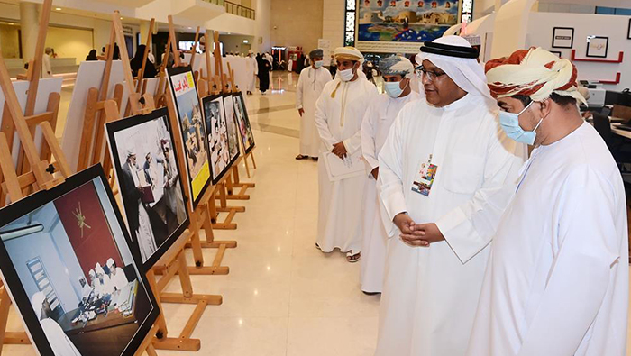 Minister of Information inaugurates photo exhibition
