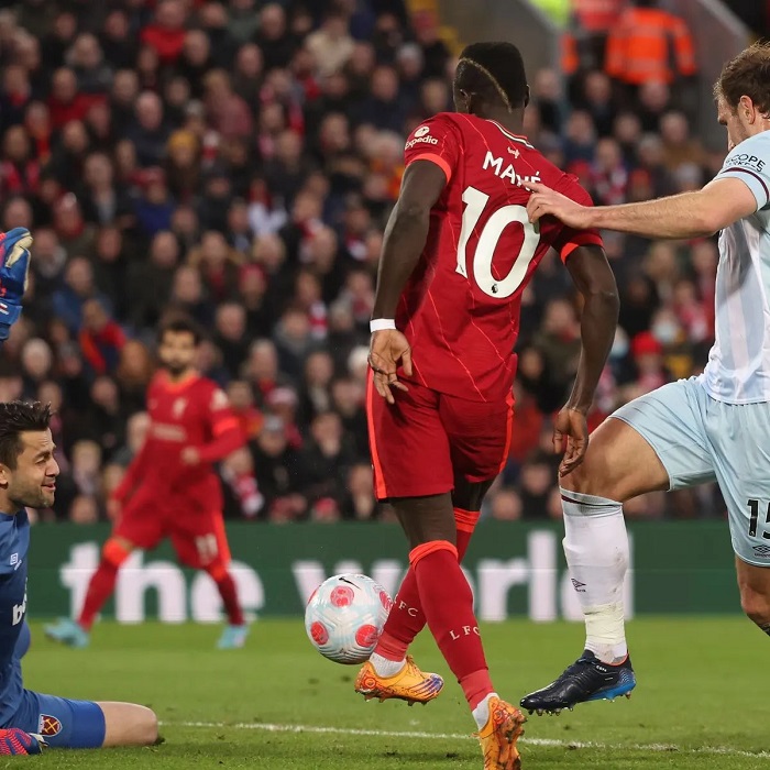 Premier League: Mane's strike helps Liverpool defeat West Ham, title race intensifies