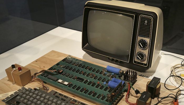 مزاد على ’تاريخ الكمبيوتر’.. يضم مقتنيات مرتبطة بظهور شركة أبل