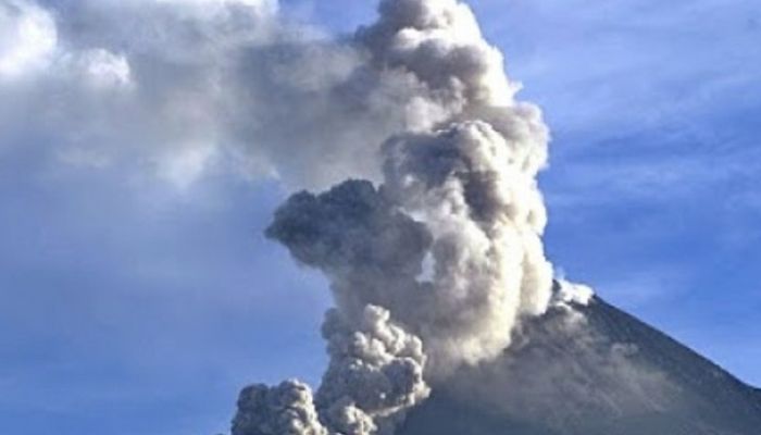 إجلاء المئات إثر ثوران بركان ميرابي في إندونيسيا