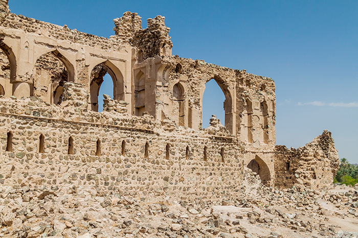 We Love Oman: Al Minzifah, abandoned town of mud-brick mansions