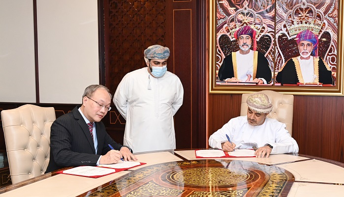 Oman's Transport Ministry, Hutchison Ports Sohar sign agreement