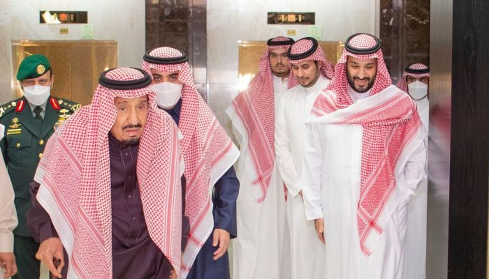 العاهل السعودي يغادر المستشفى بعد إجراء بعض الفحوصات الطبية