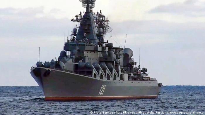 Ukraine war: Russia blocks ships carrying grain exports