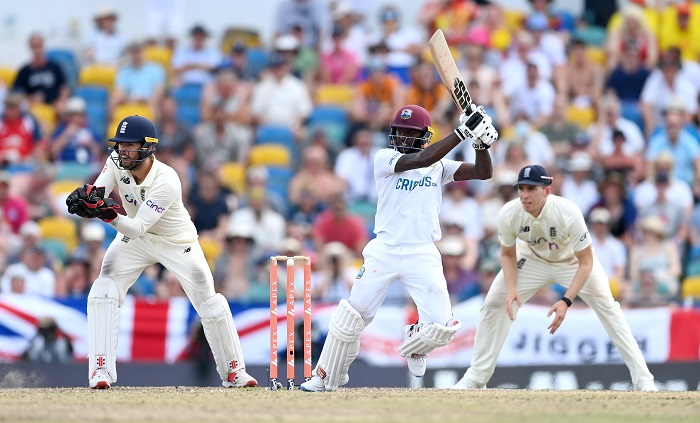 Brathwaite, Blackwood tons frustrate England