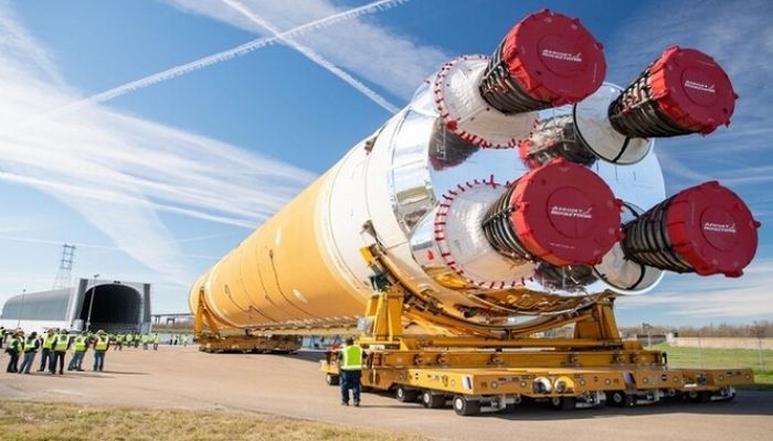 الانتهاء من عملية تجميع صاروخ فضائي أمريكي فائق الثقل في فلوريدا