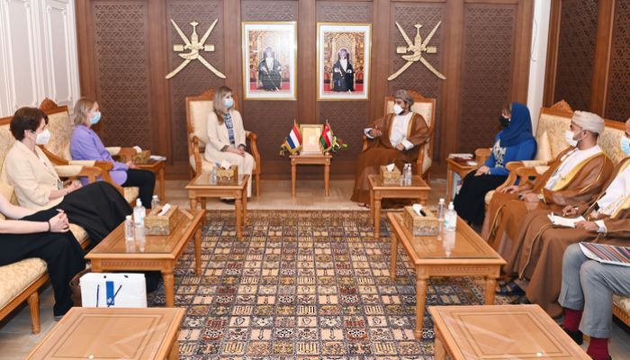 مناقشة سبل تعزيز التعاون التجاري والاستثماري بين سلطنة عُمان ومملكة نيذرلاند