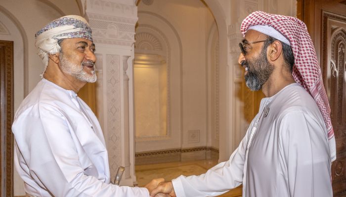 بالصور.. جلالة السلطان يستقبل طحنون بن زايد