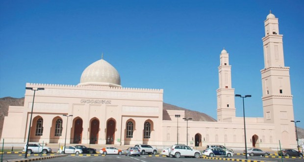 خطبة الجمعة اليوم بعنوان 'ما أنزلنا عليك القرآن لتشقى'