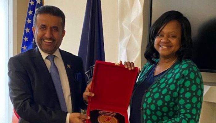 الأمين العام بوزارة الدفاع يلتقي بوكيلة وزارة الخارجية الأمريكية