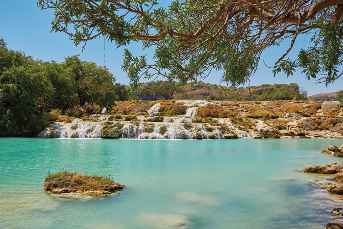 We Love Oman: Scenic waterfall, springs and lake of Wadi Darbat
