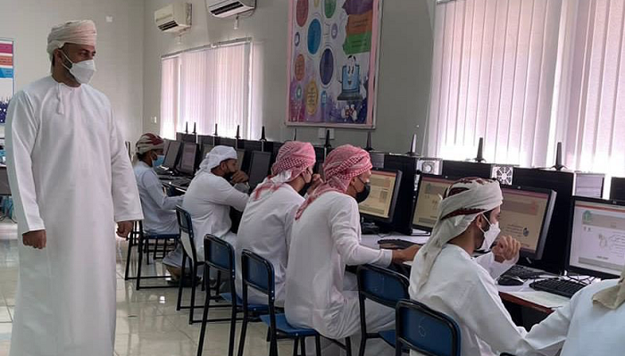 Over 700 Omanis compete for government jobs in Musandam