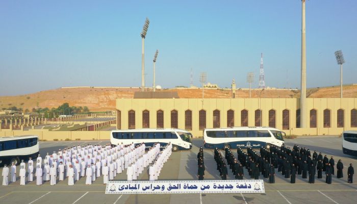 دفعة جديدة من المواطنين والمواطنات تلتحق للعمل بشرطة عمان السلطانية