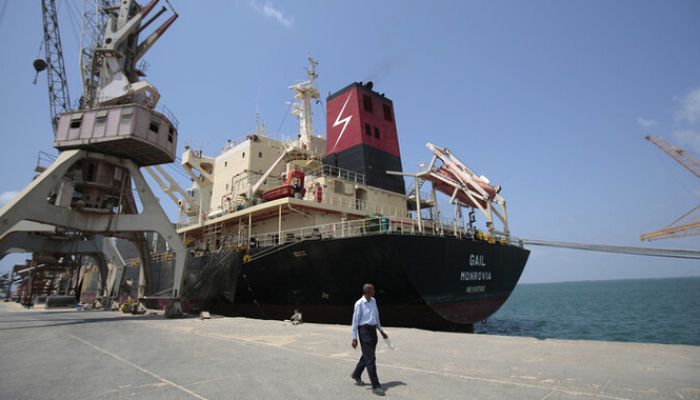 سفينتا وقود تدخلان ميناء الحديدة غرب اليمن لأول مرة منذ ثلاثة أشهر