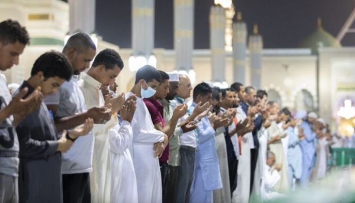 المسجد النبوي يشهد توافد العديد من المصلين خلال الأيام الأولى من شهر رمضان المبارك