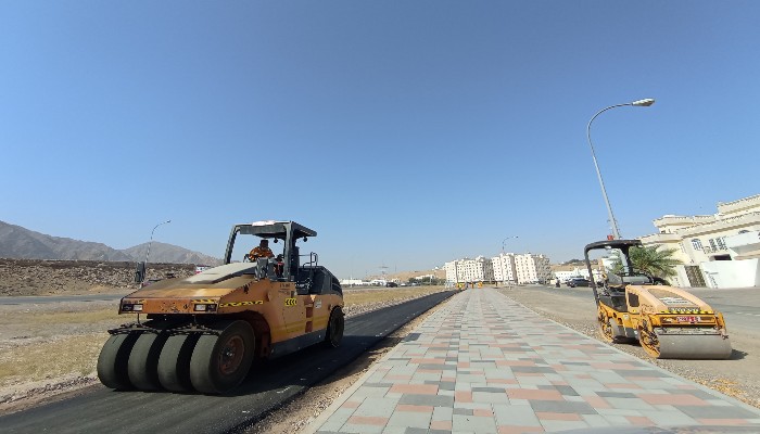 Muscat Municipality creates a walkway in Bousher